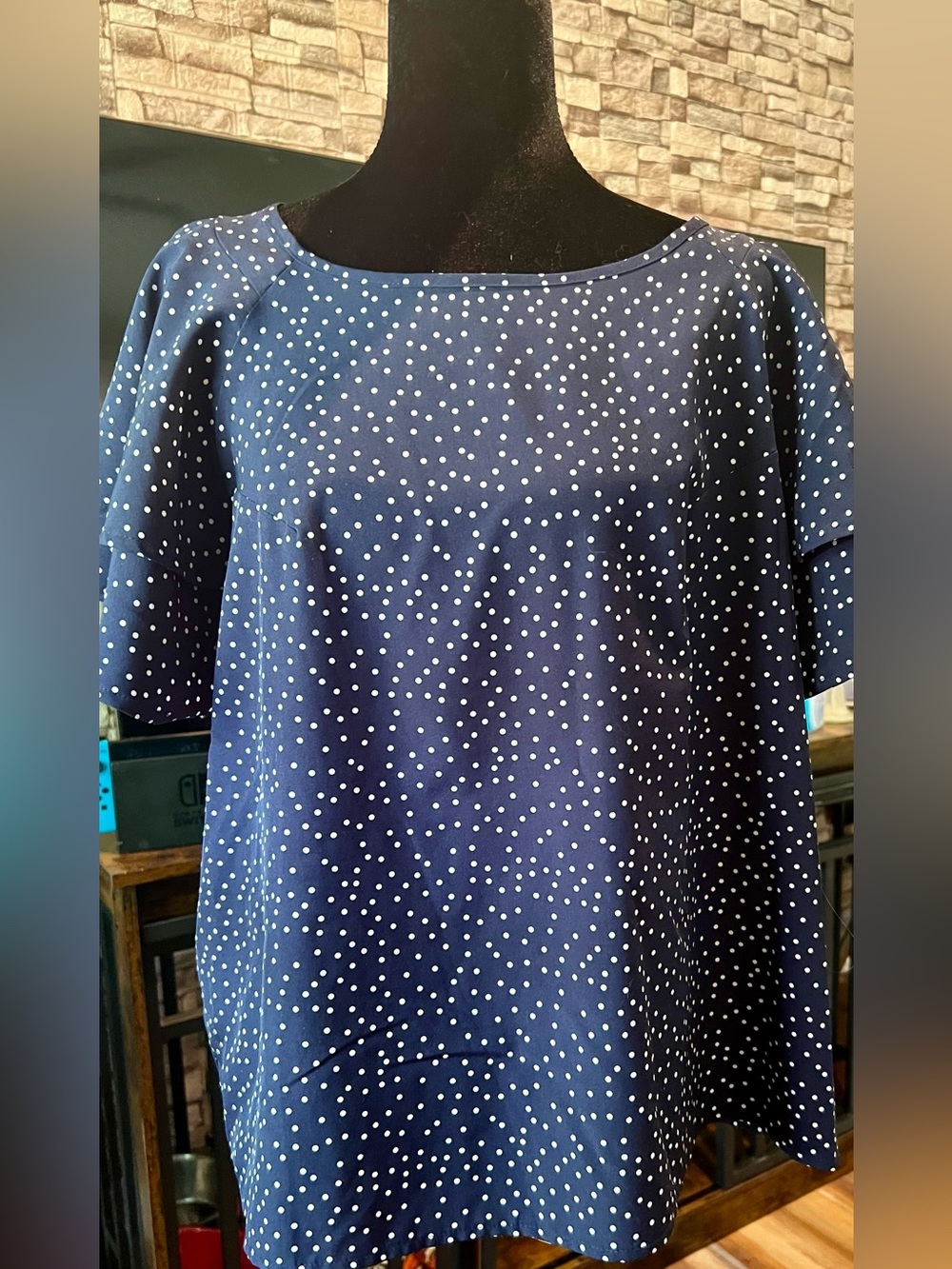 Women’s SHEIN Navy Blue Polka Dot Short Sleeve Top.  Size 1x